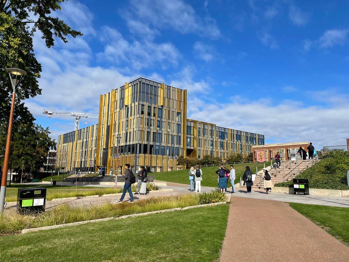 Make the most of the sunshine and come and see why everyone raves about our campus 🌳🌳 Our next undergraduate open day is this Saturday and we'd love to welcome you here. Find out more and sign up here: birmingham.ac.uk/study/undergra… #HelloBrum