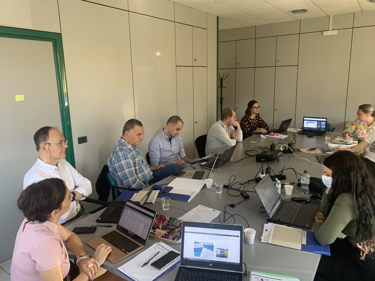 EuroAgeingNet's tweet photo. 2nd transnational two days project meeting of #PROCAREproject already started in Padua /IT/. Just discussing the Content of Training Curriculum on #Burnout prevention of caregivers in LTC. https://t.co/6xiH5kzUii