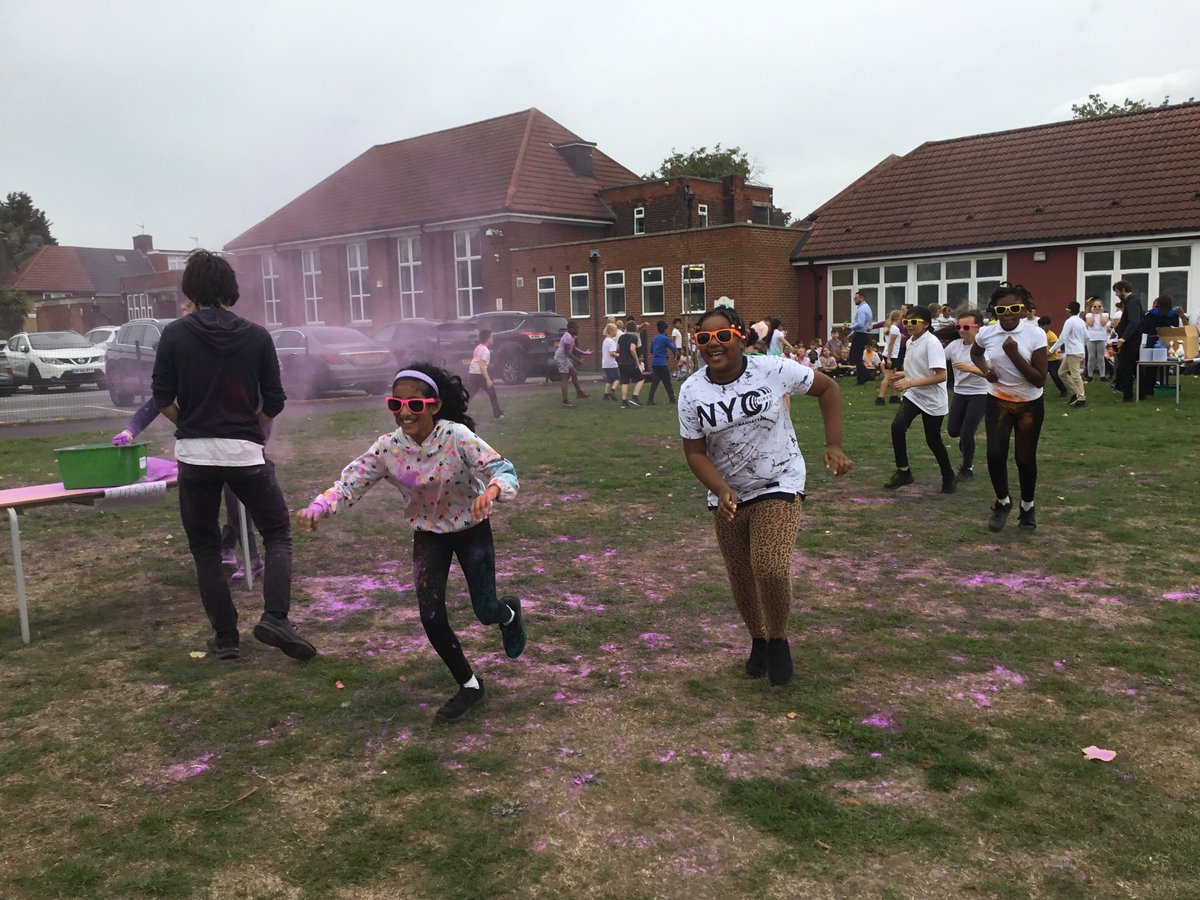 DBJSchool's tweet photo. What an amazing afternoon we had completing our #11before11 promise of 'Break a Record'! The children have asked if we can do this every week @reach2trust! #reach2is10 https://t.co/yqnYsTQTTs