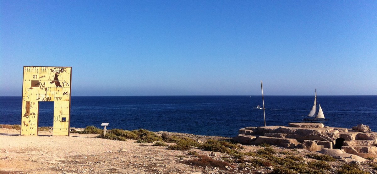 Ghigliottina's tweet photo. 🗓️ Oggi #3ottobre è la #GiornataMemoriaAccoglienza2022. Anche il nostro giornale online supporta l'iniziativa, istituita dopo il terribile naufragio del 2013 a #Lampedusa in cui morirono 368 persone. 

@C3ottobre @Refugees_it https://t.co/qUGJBVUywW