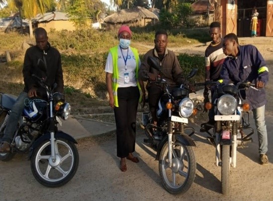 WBGTanzania's tweet photo. NGOs are key partners in the fight to reduce litter and plastics. Mtwara Municipal Council works w a local NGO on awareness among youth, boda-boda drivers + women’s groups to reduce marine plastic pollution. More: https://t.co/8GMvwPq7yw
#citytosea #PORALG #TACTIC #fbempowerment https://t.co/so07bvkAuu