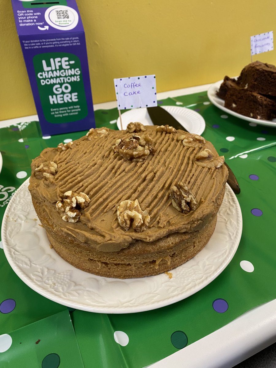 Diolch i bawb am ddod i gefnogi Bore Coffi Macmillan ni ddydd Gwener diwethaf. ☕

Codwyd £87 tuag at <a href="/macmillancancer/">Macmillan Cancer Support</a>💚Roedd yn braf croesawi Anna o @MacmillanCymru atom!

Diolch i'r tenantiaid am gyfrannu cacennau at y bore coffi, roedd 'na wledd yma🧁🍪🍰

#borecoffi