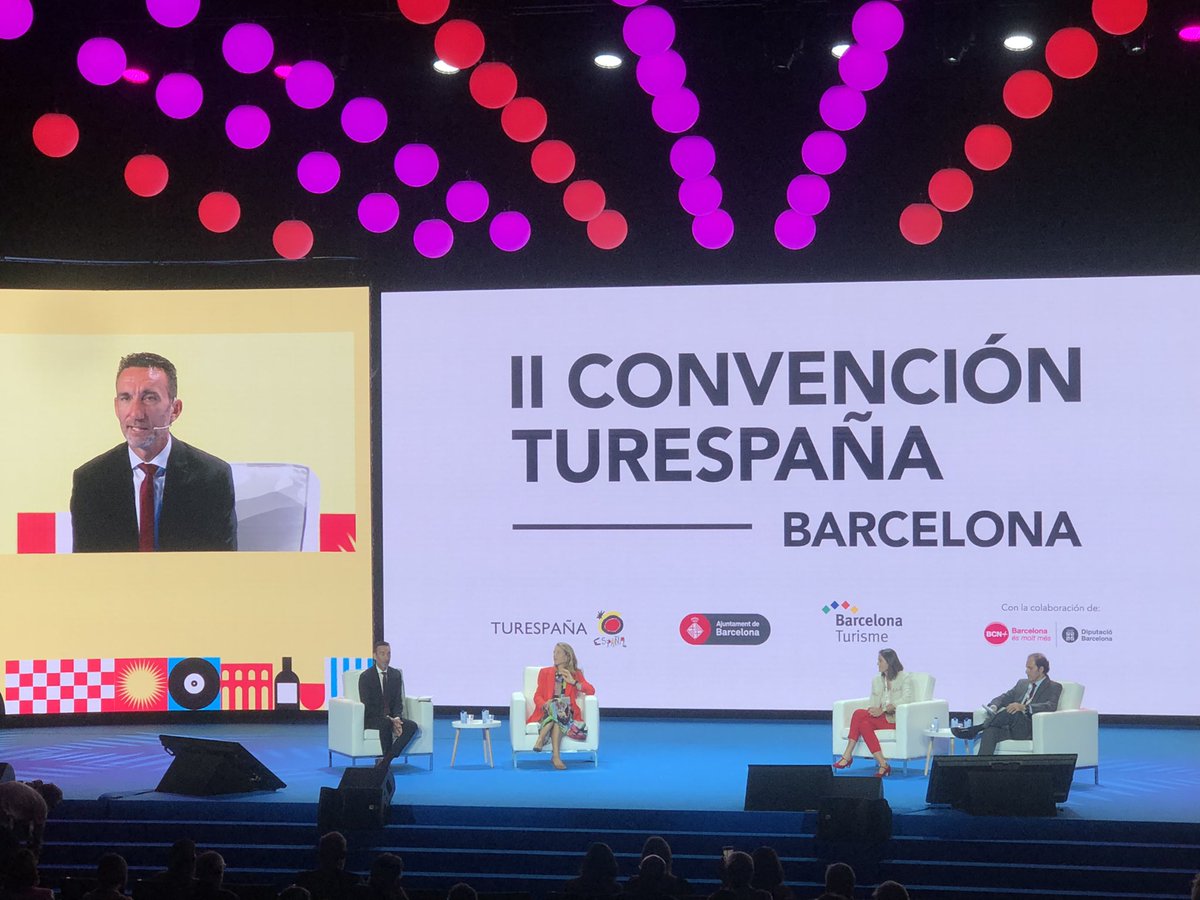 Empezamos con el #conversatorio sobre “Claves del futuro: Los retos del turismo 2023”, con Manuel Molina, Director de Hosteltur; Encarna Piñero, CEO de Grupo Piñero; Javier Sánchez-Prieto, CEO de Iberia y nuestra Ministra <a href="/MarotoReyes/">Reyes Maroto</a> 
➡️Sigue la #TransmisiónEnVivo