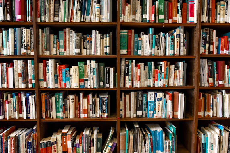 Sarum College has a wonderful library and is running a special membership offer to celebrate Libraries Week! Your fill of books, all for £5 a year. More info here:
sarum.ac.uk/membership-spe… #librariesweek #books #reading #discover