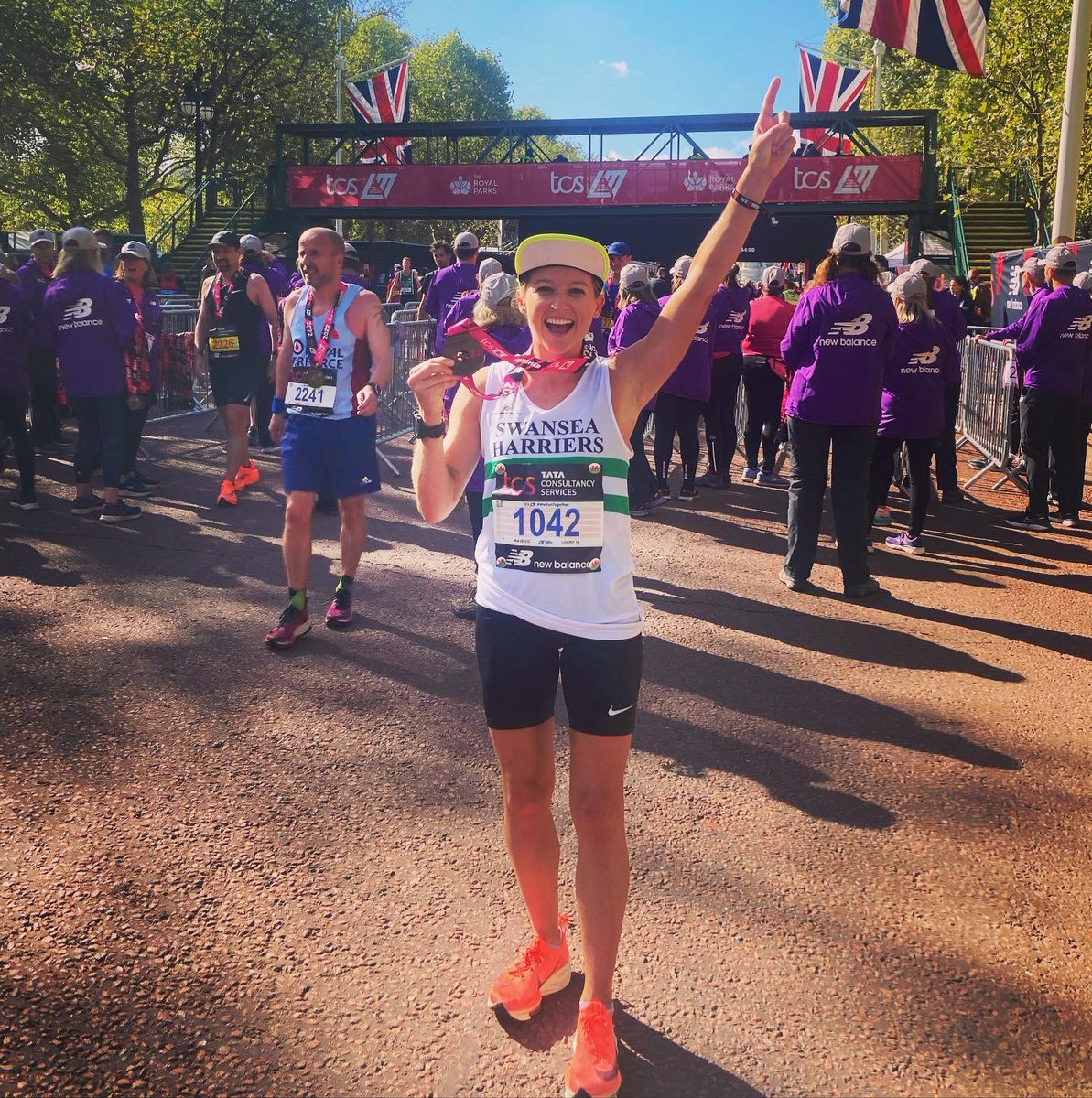 London Marathon • 2:50 • PB! 

@LondonMarathon is always such a special day & the crowds are something else! 

No specific marathon training block and relied on the IRONMAN fitness so delighted for it to all come together 🤩

#LondonMarathon2022 #LondonMarathon #ukrunchat