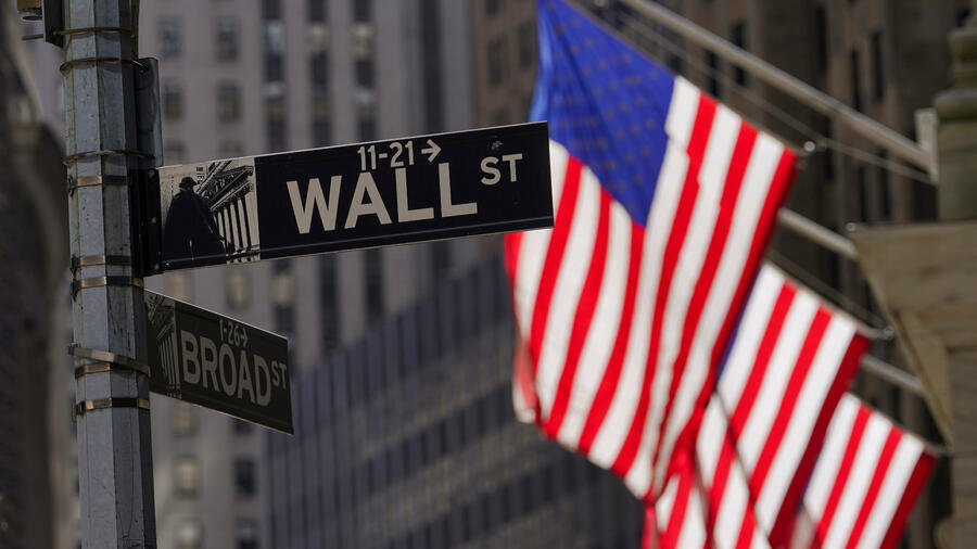 MackAttackXRP's tweet photo. Take a look at a few bank stocks:
#CreditSuisse -56%
#BNPParisBas -28%
#DeutscheBank -32%
2008 $600 Billion: what Lehman Brothers had in assets.
2022 $2800 Billion: what #CreditSuisse and #DeutscheBank had Assets now that's 4.6x more. https://t.co/UDdK3iRIu5
