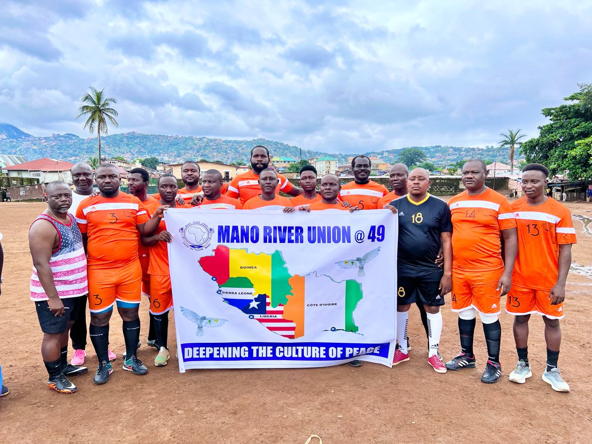 📢📢📢
#UNDP 🇸🇱 was honored to commemorate w/ @ManoRiverUnion on its 4⃣9⃣th Anniversary as a #Subregional Organization.
Soccer Gala over the weekend between the 2⃣ organizations has strengthened our ties and p'ship a notch higher.