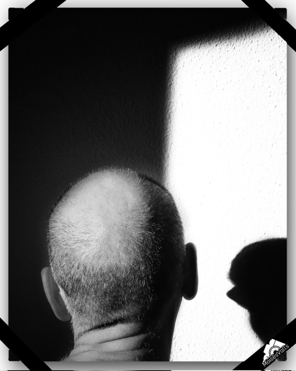 Moises_Valls's tweet photo. Me in Black &amp; white. 
. 
#blackAndWhite #Black #White #blackAndWhitePhotography #FotografiaBlancoNegro #blancoynegro #Blanco #Negro #lucesysombras #Photooftheday 
#PicOfTheDay #photography 

#Gente #People https://t.co/JB7Vqsn15p