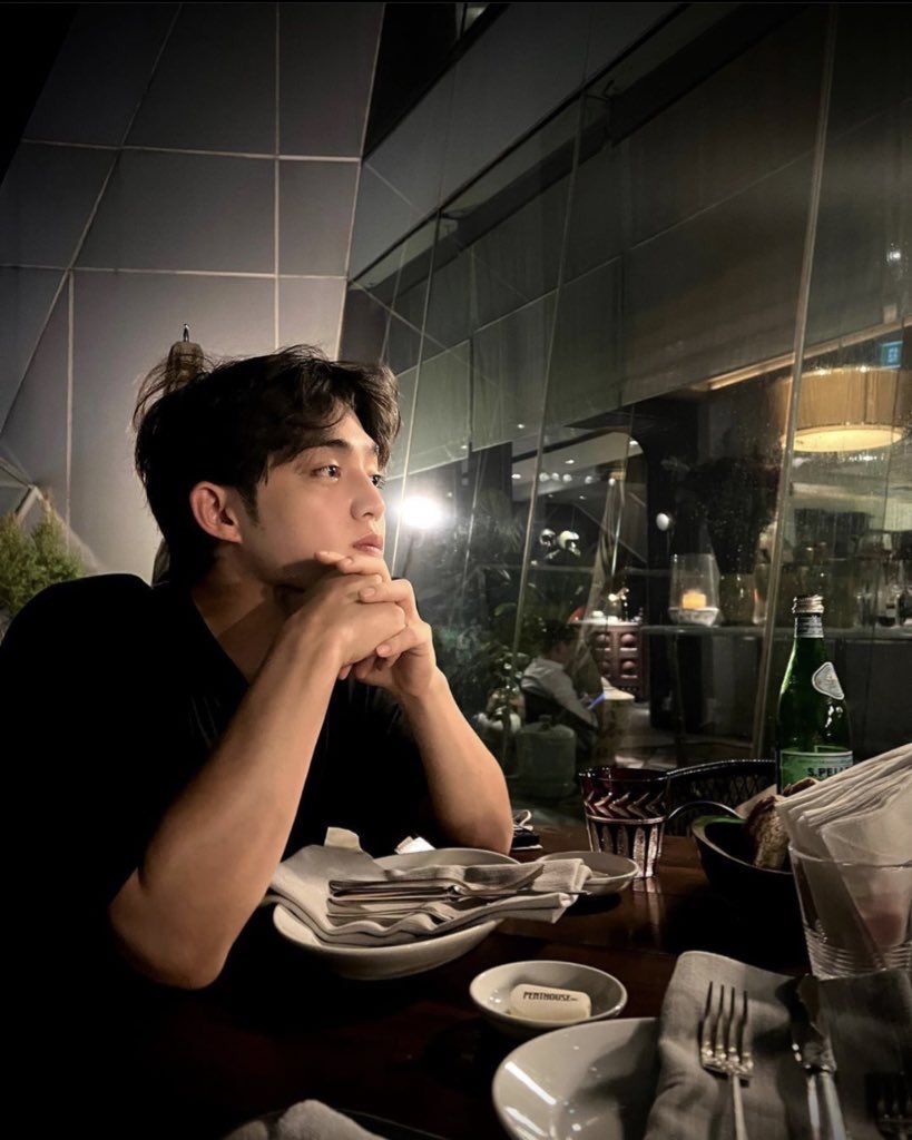 iporperj's tweet photo. เผื่อใครอยากตาม เอสคูปส์มาที่ Penthouse อยู่ระหว่างชั้น 34-36 ของ Park Hyatt กรุงเทพ โรงแรมที่อยู่ด้านบนของ Central embassy #เซบกินอันนี้ https://t.co/qSHUETE7tN