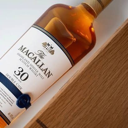 WhiskybossSA's tweet photo. It was all about the Macallan Double Cask 30 yrs launch last week. A food pairing with an extraordinary Whisky 🥃💥
The Macallan
#Macallan #Macallan30yrs #Doublecask #Whiskyboss #Bentley #suitup #Bentley #WBSA https://t.co/LL4k8DJIAe