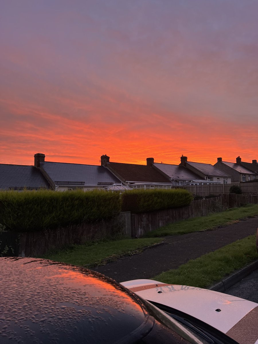 This morning’s beautiful sunrise (made the early start to my first day back after a holiday much easier!) 🌅