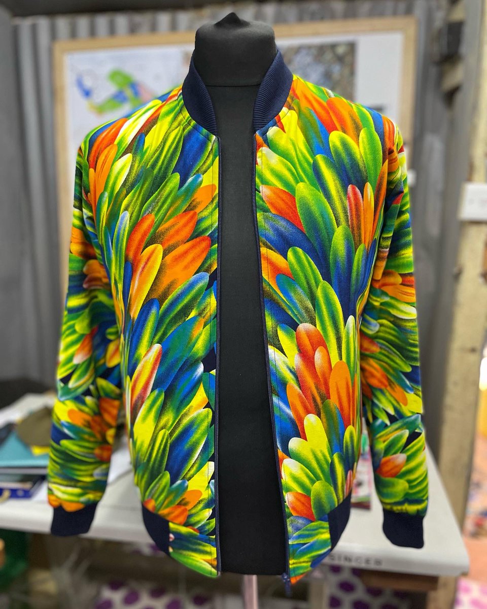 To us, Bomber Jackets are smart, but they are also street and have lots of attitude.

#madeinkibra
#lookslikeavido
#streetmade
#streetfashion
#avido #fashion 
#looks #bomber  #Jacket.