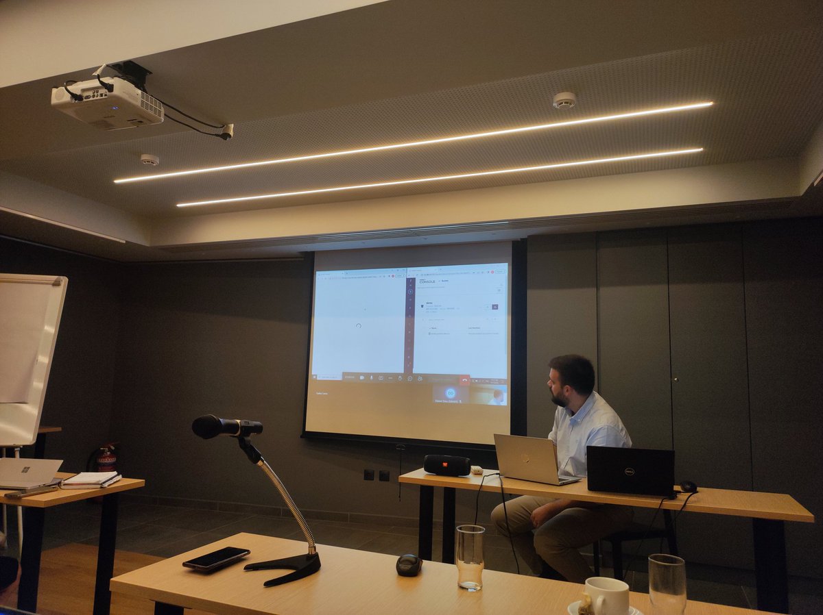 MESCoBraD's tweet photo. Now live on our project meeting the presentation of #mescobrad platform and its modules aiming on improving personalized medicine approaches in real-world practice for #cobrad through the evaluation of #RWD and AI algorithms implementation! #research #H2020 https://t.co/C3ImkSSFAV