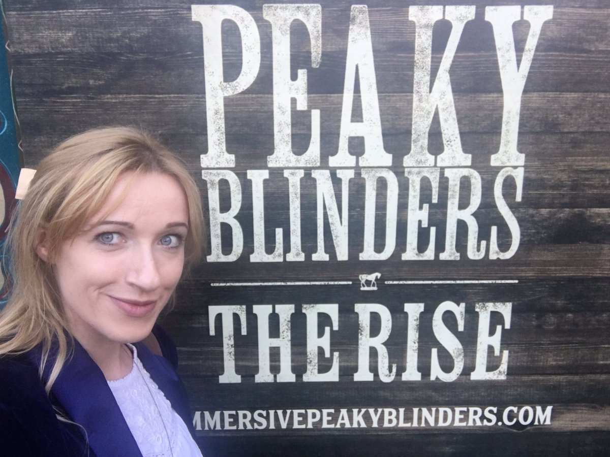 StoriesAndShows's tweet photo. Wow! @PBtherise is an explosion of energy! The time the actors give you makes it feel like your choices really matter and your decisions will have consequences - 12/10 stars!! And so much love to @RoxanaRae who is genuinely starting to feel like an old friend 🥰 #PeakyBlinders https://t.co/1P9zcRi1hR