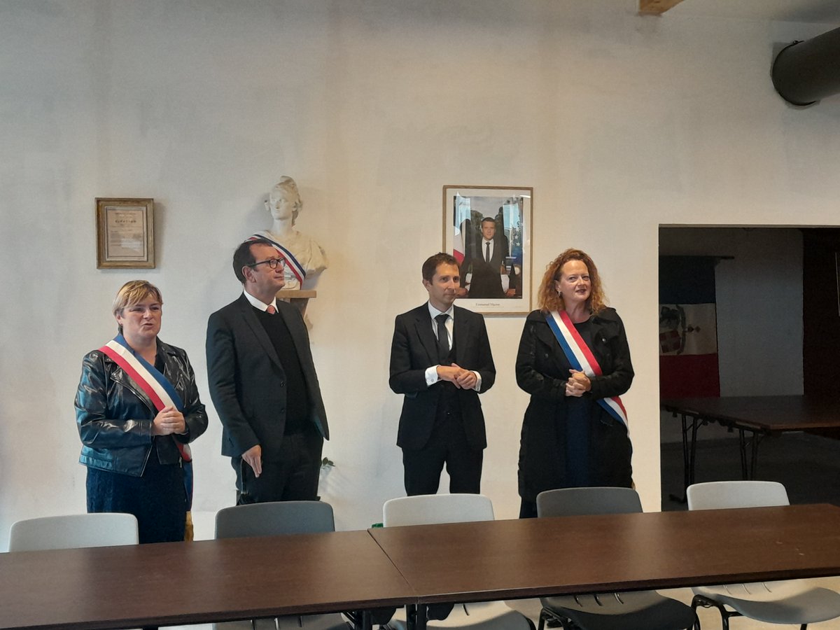 Prefet74's tweet photo. Présence de @préfet74 & des élus dans le #Chablais à l'occasion de l'inauguration de la salle des fêtes & de la nouvelle mairie de #SaintGingolph. L'Etat accompagne l'innovation des collectivités en matière de sobriété énergétique. https://t.co/o18Y0yMJKR