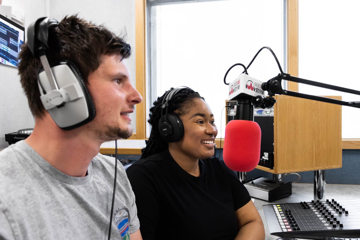 uniofbedsnews's tweet photo. 📢 All episodes of our new #podcast #BitsofBeds are AVAILABLE NOW!

🎙️ Over 12 ‘minisodes’, our hosts Joe &amp; Priscilla catch up with @uniofbeds staff, students &amp; graduates to chat everything from #employability to #mentalhealth

🎧 Listen NOW: https://t.co/VLBUUdiMy8 👈 https://t.co/FpZb7ezfad