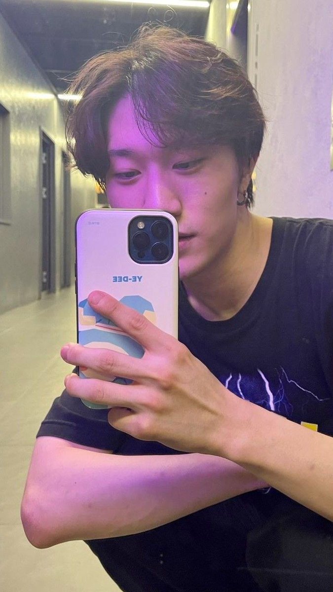 0331_AngsaHitam's tweet photo. Happy international boyfriend day sayang 🧡 https://t.co/UOUqA7x9xU