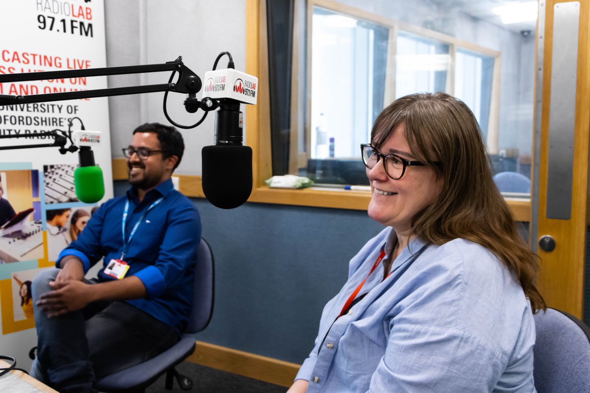 uniofbedsnews's tweet photo. 📢 All episodes of our new #podcast #BitsofBeds are AVAILABLE NOW!

🎙️ Over 12 ‘minisodes’, our hosts Joe &amp; Priscilla catch up with @uniofbeds staff, students &amp; graduates to chat everything from #employability to #mentalhealth

🎧 Listen NOW: https://t.co/VLBUUdiMy8 👈 https://t.co/FpZb7ezfad
