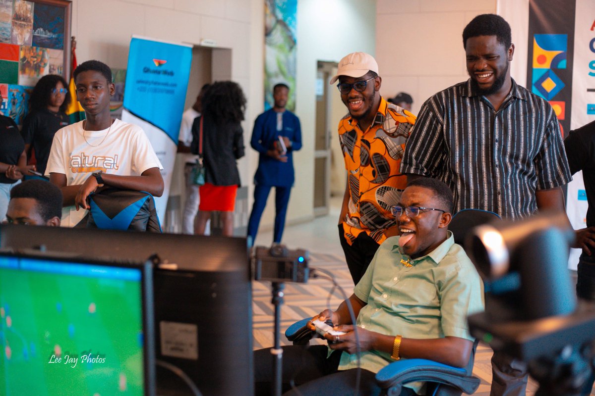 ESportsANews's tweet photo. RANDOMS ft
@gyaigyimii @Fatimatu_A @esportsGhana @eAfricaTourney @Slymorh3 @SarpongVespa @Kwecy @kwabran_ @redscorpiongh
📸: @gyamfi_lee #bloggerssummit https://t.co/JPEawPQ5nT