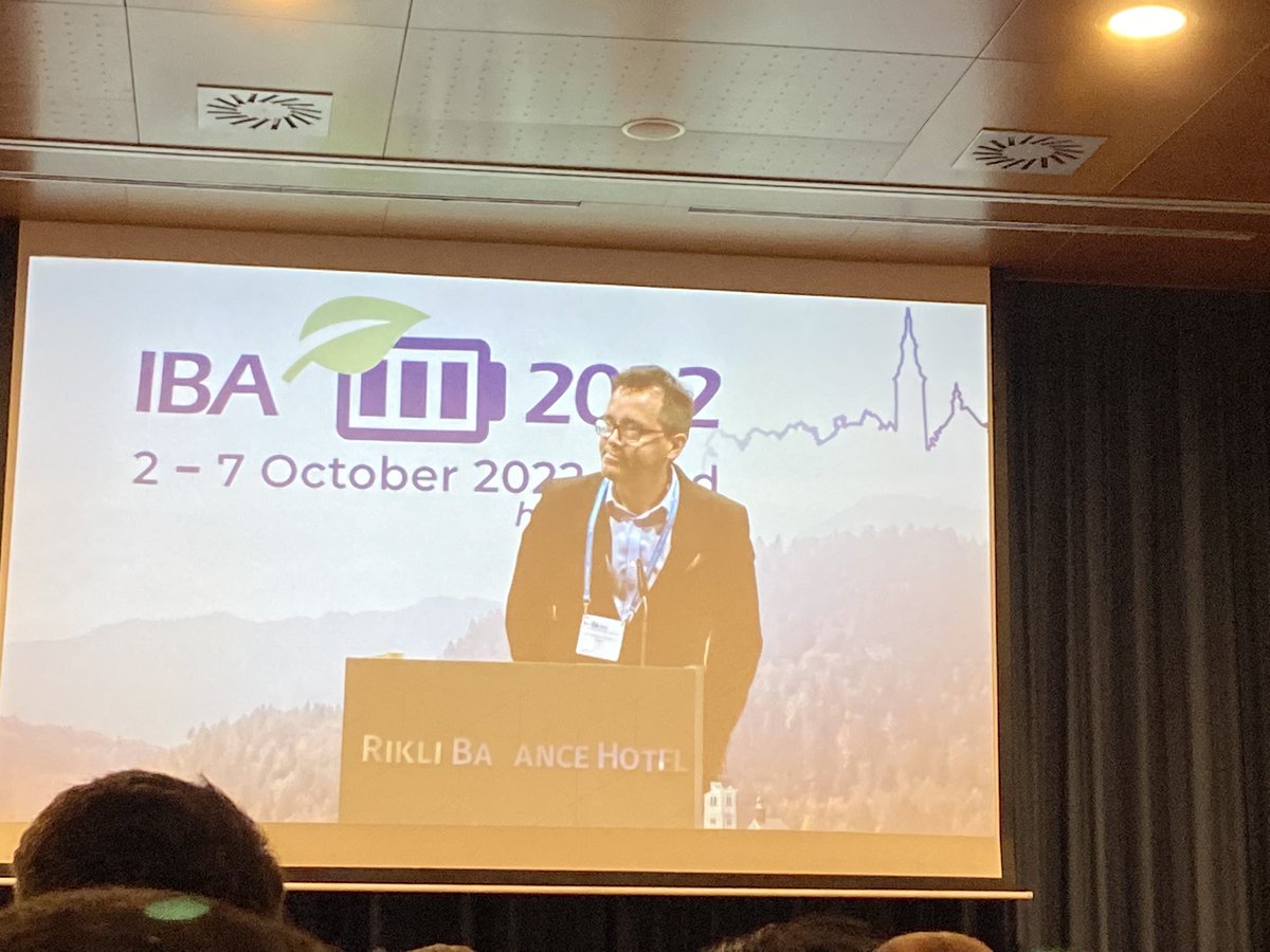 VenkatPamidi6's tweet photo. Fantastic work from @Prof_AA_Franco 
👏🙏 Digitalization of battery manufacturing.. much needed to rapidly scale up the battery production… #digitaltwins #Metaverse #VirtualReality for batteries #IBA2022 https://t.co/daNpyGlST6