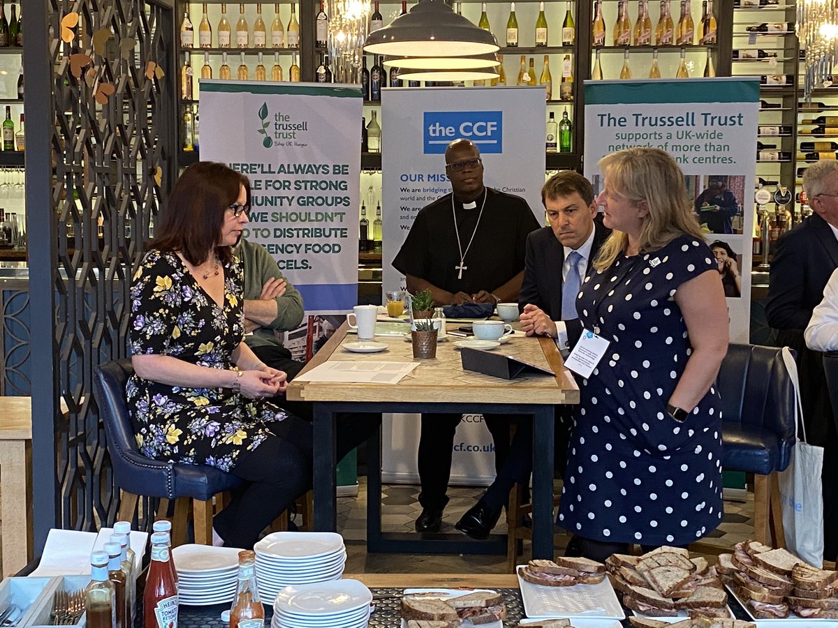 I love the fact that this staff member at All Bar One is totally enthralled as Jenni spoke about her experience of visiting a foodbank. Prayer breakfast at the Tory party conference this morning @TrussellTrust