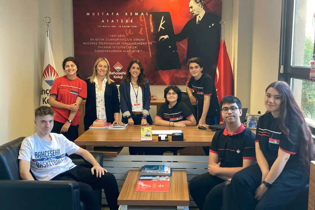 📣Öğrencilerimiz Nasa Challenge 2022 yarışmasında STEM’in içine sanatı katarak anlatma kategorisinde gezegenlerin seslerini günlük hayatın içindeki seslerle eşleştirerek çektikleri kısa film ile bölge finalinde 2. olarak "Globalde" yarışmaya hak kazandılar.👏👏👏
@ozlemdagozlem