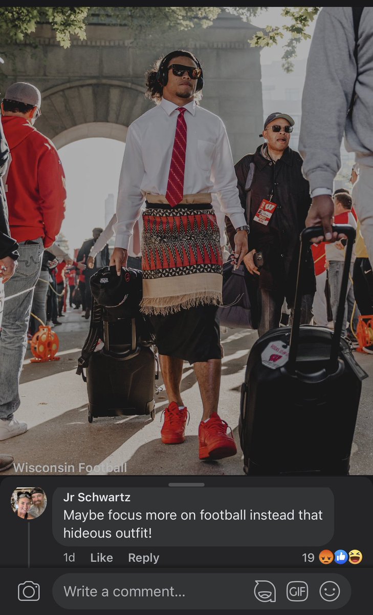 Tongans wear the ta’ovala to show respect during special occasions, it’s our best dress. The ignorance from some is annoying to say the least, but we’re a proud people nonetheless. To all the tokos/usos out there, whether you’re appreciated or not, keep reppin the culture! 🇹🇴🇼🇸🇦🇸