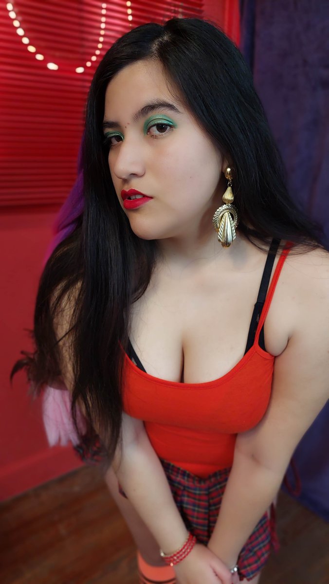 fans69_net's tweet photo. Ya está Tori Luz con nosotros! Su primera vez realizando contenido hot! 21 añitos! https://t.co/0sl18hGDJ4 https://t.co/PboBu2LvTR