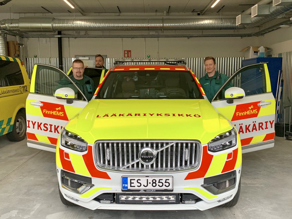 FinnHEMS's tweet photo. Juhlapäivä! Toiminta Seinäjoen #lääkärihelikopteri’tukikohdalla alkoi lääkäriautolla tänään. Lentotoiminta liittyy mukaan viikon päästä 🚁

Uusi yksikkö vahvistaa Pohjanmaan #ensihoito laajalla maantieteellisellä alueella.

🔗 https://t.co/MnVBDnYjOV https://t.co/msNv8pXfBC