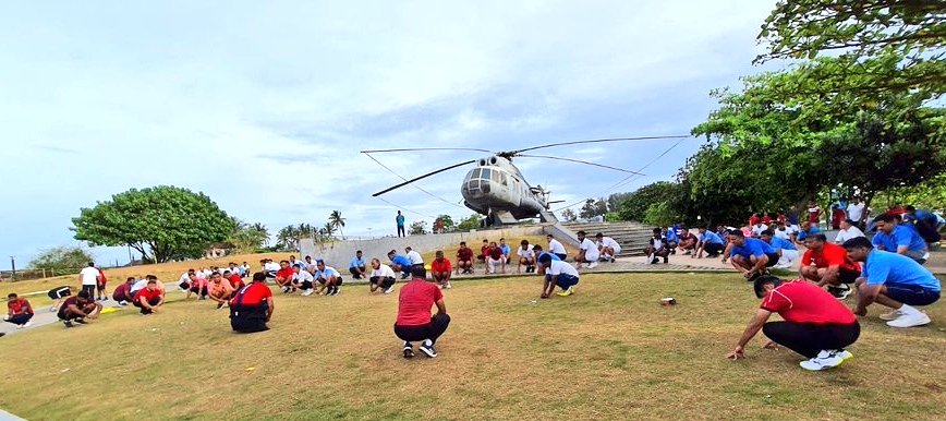 DefencePROTvm's tweet photo. #Swachhata2.0  
Cleaning drive by the personnel of Air Force station Shangumugham, Trivandrum as part of #SpecialCampaign2.0
The air warriors participated in the #ploggingrun(activity that combines Fitness&amp;Cleanliness)in high spirits.
#SwachhBharat
#SwachhBharatMission
@DARPG_GoI https://t.co/xUMhMSkVVZ