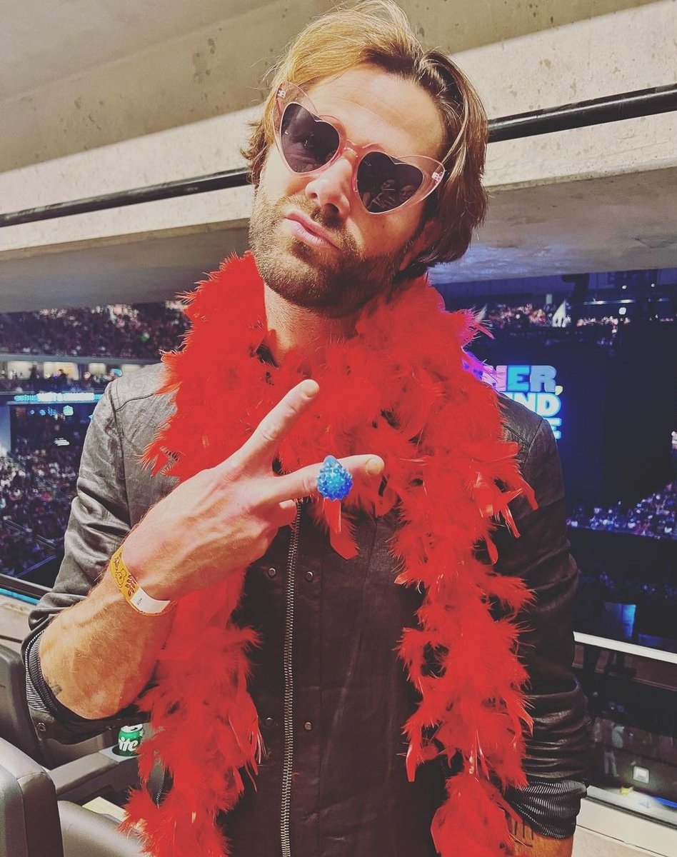 cwwalkersource's tweet photo. "Not for nothin, but, when your family (and your best friend @Harry_Styles ) ask you to get properly dressed up,  you properly get dressed up…" - @jarpad ✨ https://t.co/5CB5SQhGeU