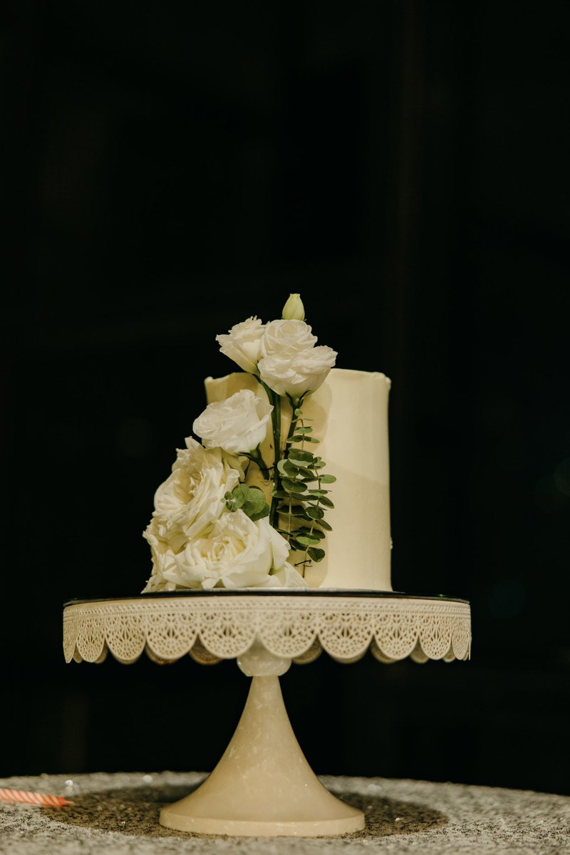farahfrzna's tweet photo. 16 September 2022 
Alhamdullilah, I’m married to the love of my life! 

To future brides, let me share with you my wedding details &amp; planning yang mungkin berguna untuk korang in the future. https://t.co/8Qt0V6Cj08