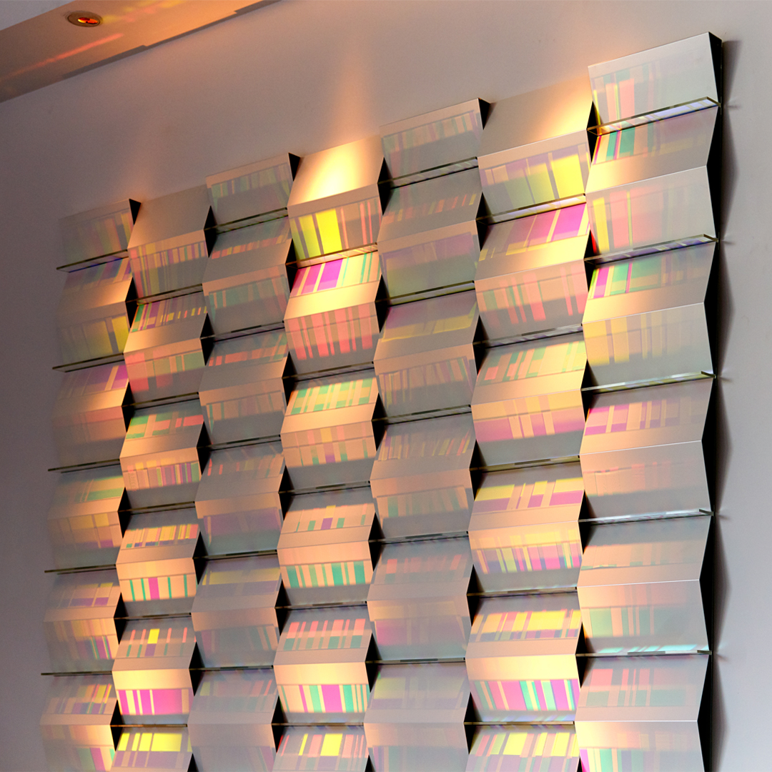 _studio_smile_'s tweet photo. In collaboration with the amazing artist Chris Wood who uses dichroic glass to reflect and refract different coloured light rays, we created this office reception artwork for an exciting office development in Uxbridge, London.

@avivainvestors @Colliers @cushwake https://t.co/CZ0NBRDQIa