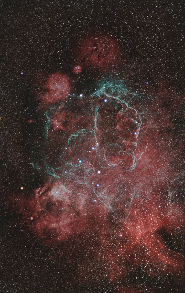 #Astrophotography 
<a href="/xipteras/">Panagiotis Xipteras</a> 
Astrofarm Tivoli, Namibia, Mai 2022
Gum Nebel im Vela Supernova Überrest
Canon 6 D 18x300 sec.
Starlight Express SX36
Ha 6x900 sec und OIII 6x900 sec.
Avalon M-Zero, Zeiss 135 APO Sonnar Objektiv