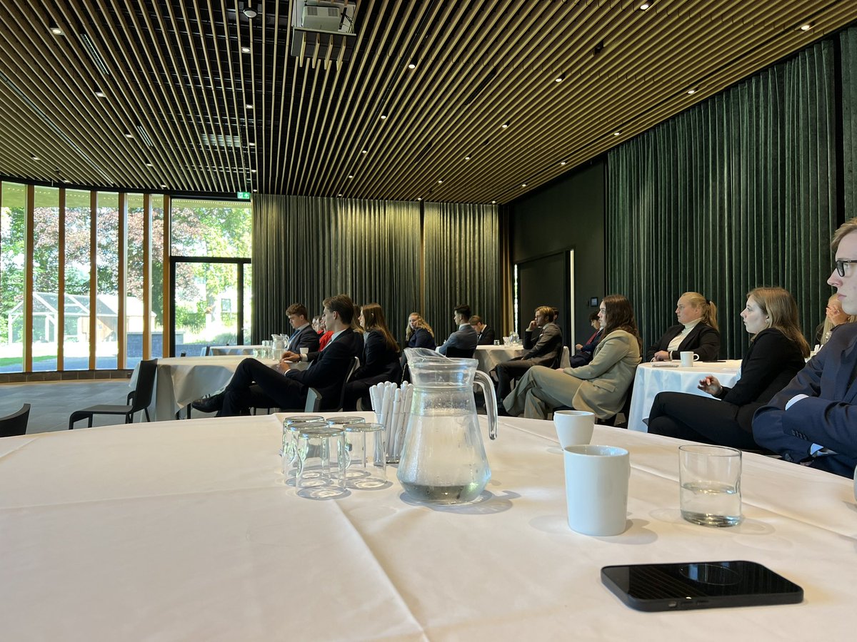 Start van een leerzame excursie week. Een combinatie hotelreis/wijnreis. Een zeer gastvrij welkom <a href="/OostCollection/">Oostwegel Collection</a> #rocvt