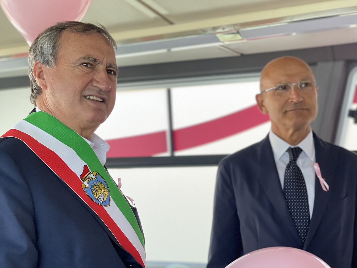 LuigiBrugnaro's tweet photo. Grazie all’#Ulss, alla presidente @lindagiovi, ad @alilaguna_IT, alla @LILTnazionale, agli assessori, alle consigliere e alle tante persone che con entusiasmo, sensibilità e competenza contribuiscono alla realizzazione dell’#OttobreRosa in @comunevenezia ! https://t.co/nAyLuGOvnQ