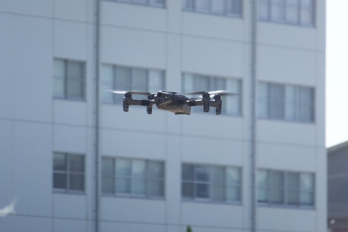 ドローン操作展示。 