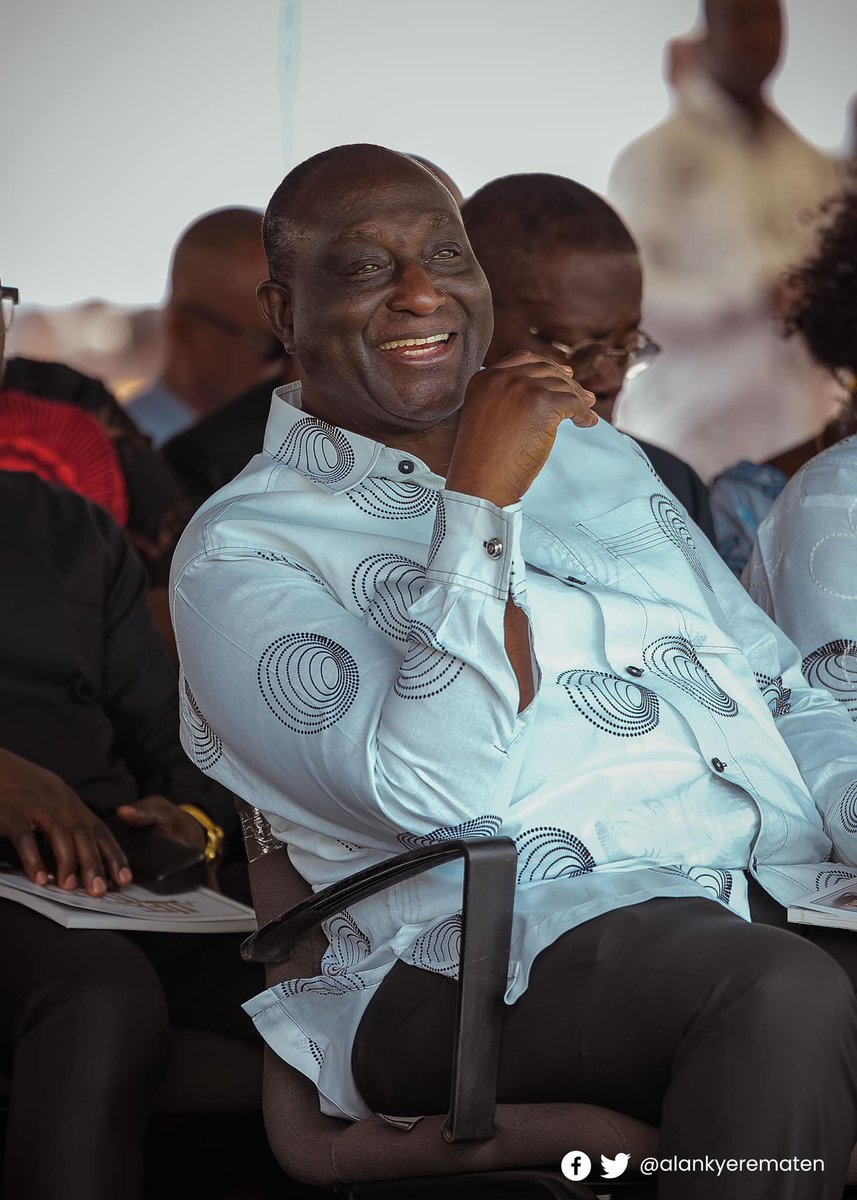 OoooKuntu's tweet photo. Happy Birthday King of Industrialisation
#HBDAlanCash https://t.co/htogi8IJga