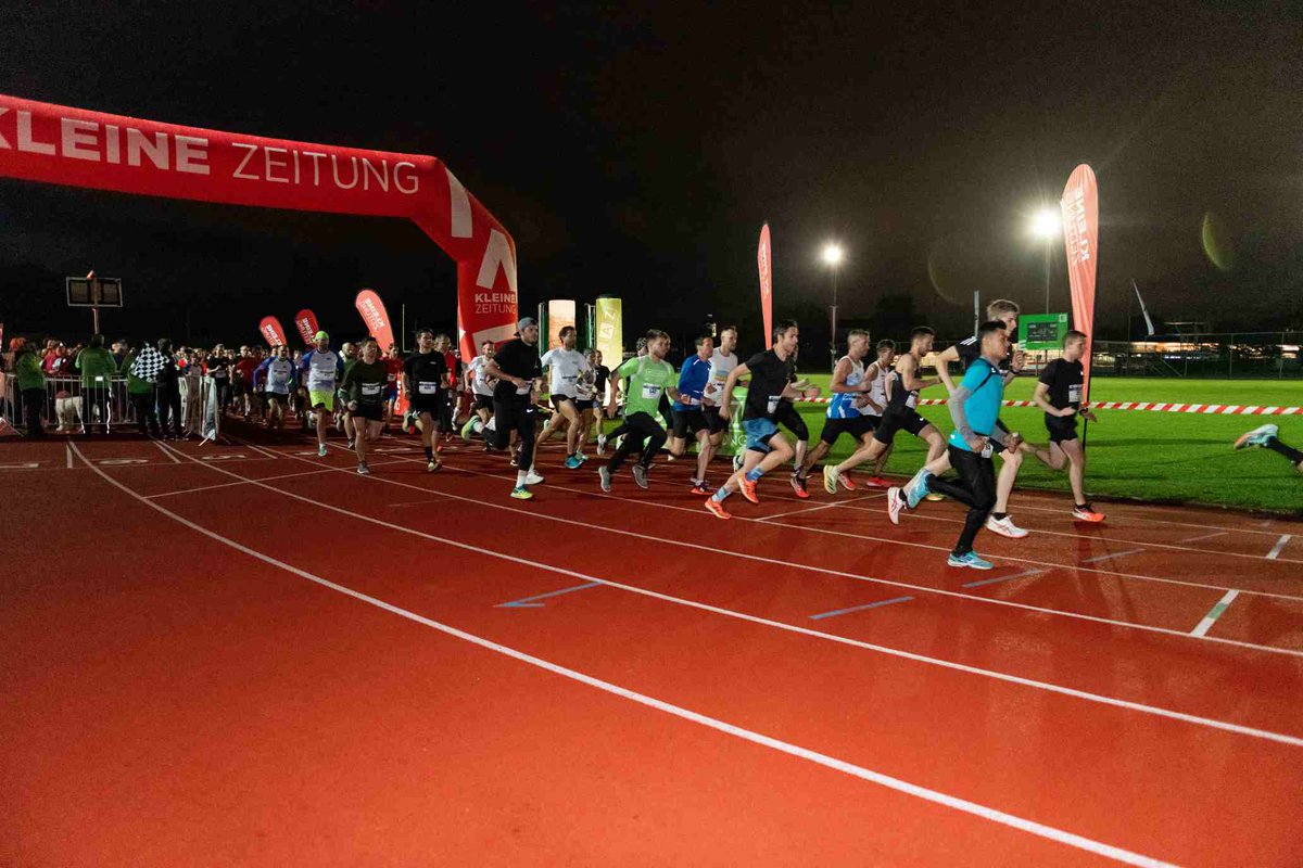 Unser 10. Social Business Nightrun ist Geschichte - es war sehr schön, es hat uns sehr gefreut! #DANKE an alle TeilnehmerInnen und an alle Helferleins! Den Link zur Bildergalerie gibt´s in Kürze auf unserer Homepage! #keeponrunnin #laufendeinzeichensetzen #laufenfürdengutenzweck