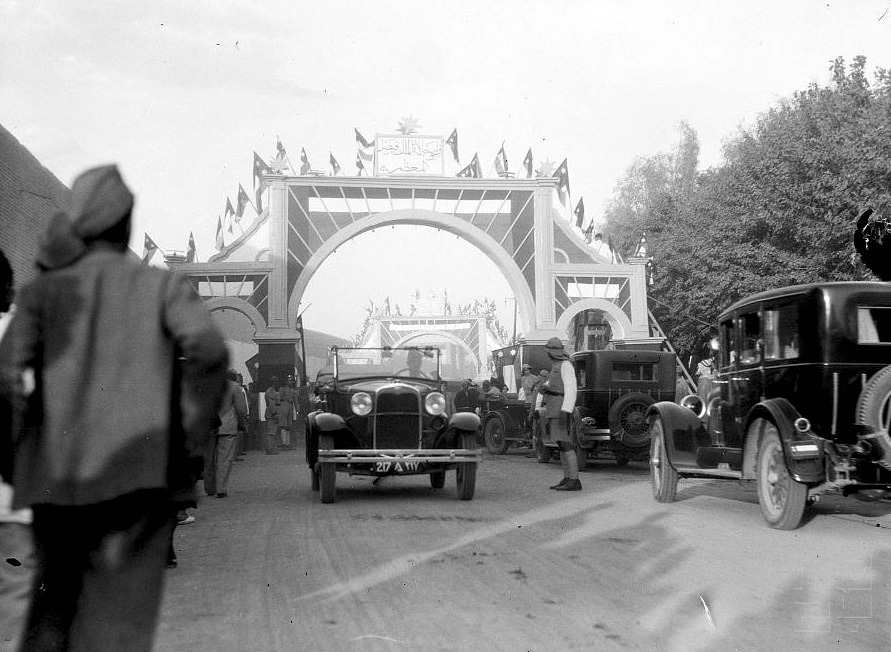 بغداد تزين شوارعها بالزينة، إحتفالاً بدخول العراق عصبة الامم عام1932
Decorations in Baghdad celebrating Iraq’s entry into the League of Nations, 1932
#اليوم_الوطني_العراقي