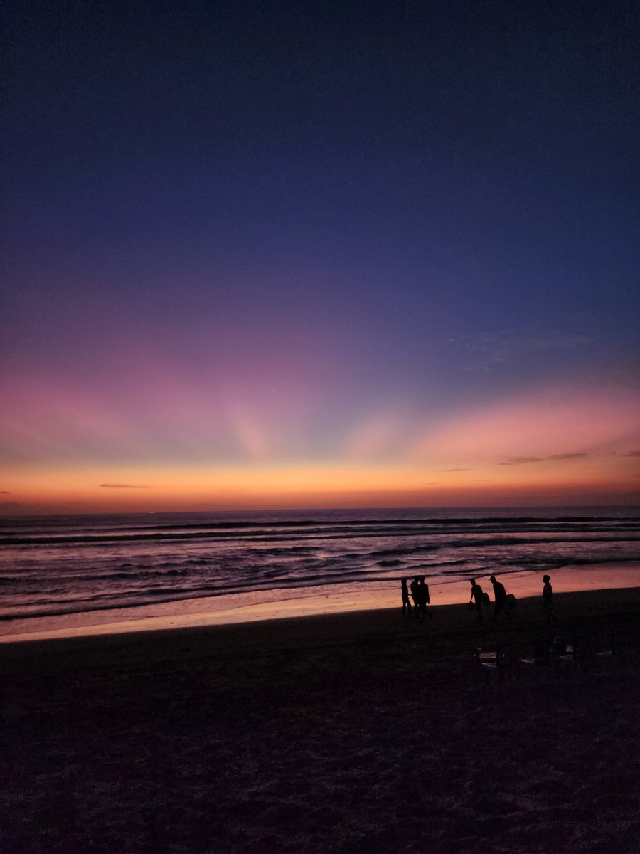 mmaaddee_'s tweet photo. how can i not fall in love with bali's sunset❣️ https://t.co/0WhVy0D0Nc