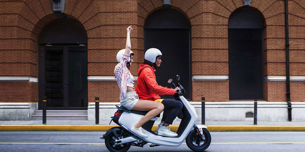 GAutonieto's tweet photo. Una experiencia de conducción mejorada.
Muévete con estilo y con confort con @niumobilityesp 🛵

#MotosValladolid #NIUValladolid #MotosEléctricas https://t.co/tEst6wFGSw