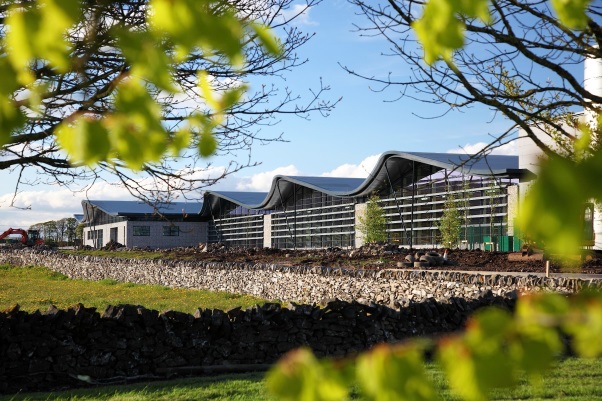 VisitBuxton's tweet photo. The lesser seen but still iconic... (2/2) #WorldArchitectureDay

📸 #DukesDrive by Roger Beverley
📸 #SolomonsTemple
📸 @NestleWatersHQ #WaterswallowsFactory 
📸 #BuxtonRailwayStation

#Buxton #Derbyshire #PeakDistrict #RefreshinglyBuxton https://t.co/kaFiN0uqbo