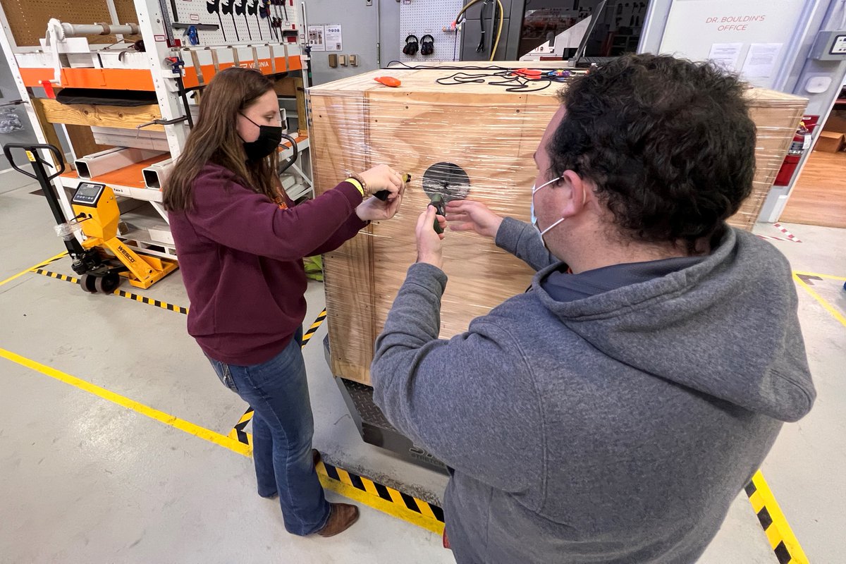 CPULD's tweet photo. Stability is crucial for the safe transit of goods - to this end, 65% of unit loads are wrapped with stretch film. This research project was designed to evaluate containment forces. Read more: https://t.co/sTgP4WgxsU
#vt #palletlife # #CPULD #handsonhokies #CPULDNews https://t.co/vHugL9autj