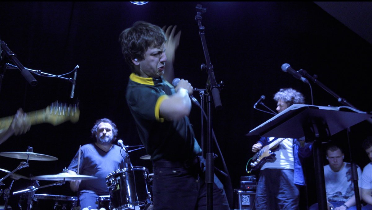 "L'Énergie positive des dieux" de <a href="/MollerLaetitia/">Laetitia Møller</a> est actuellement en salle et la réalisatrice sera ce 𝗱𝗶𝗺𝗮𝗻𝗰𝗵𝗲 𝟵 𝗼𝗰𝘁𝗼𝗯𝗿𝗲 au Theatre #Rutebeuf à <a href="/villeclichy/">Ville de Clichy-la-Garenne</a> !
Collectif #Astereotypie - #SortiràClichy  
<a href="/25e_heure/">La Vingt-Cinquième Heure</a>