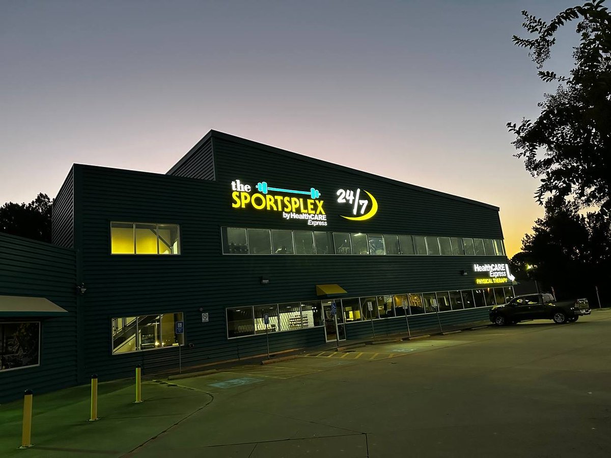 txkplex's tweet image. “If I fail to follow my morning routine. I try to get a hard workout in. A hard workout is like a manual restart of the day.”
-Aubrey Marcus.
#sunrise #morningworkout #workoutroutine #gym #gymlife