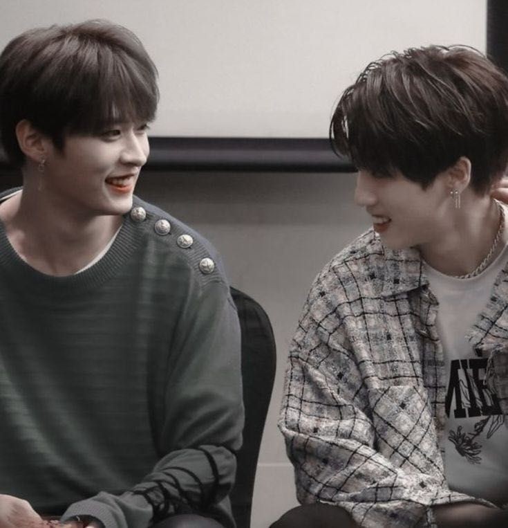 alfrwu's tweet photo. #chanjeongau x #minsungau где у школы юбилей, Чан и Минхо троюродные братья, Чонин президент школы, а Джисон только перевелся и вообще не вдупляет, что происходит. https://t.co/IpY8uT4xf2
