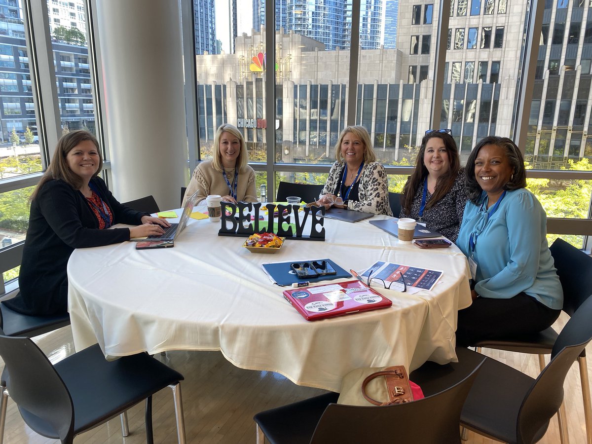 bcpssaralecroy's tweet photo. Great collaboration this morning with a view! #GEARUP ##NPSIBelieve https://t.co/h8KV5y6h08