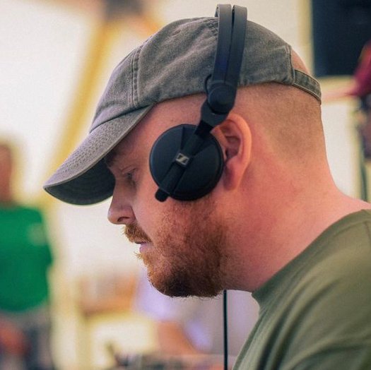 Mancunian producer and DJ <a href="/SzajnaMusic/">Szajna</a> (pronounced 'shy-na’) steps thru with our latest guest mix show for <a href="/BaDaBinG_RADIO/">BlueInGreenRADIO</a>. Tune in at 8 pm (UK) tonight!