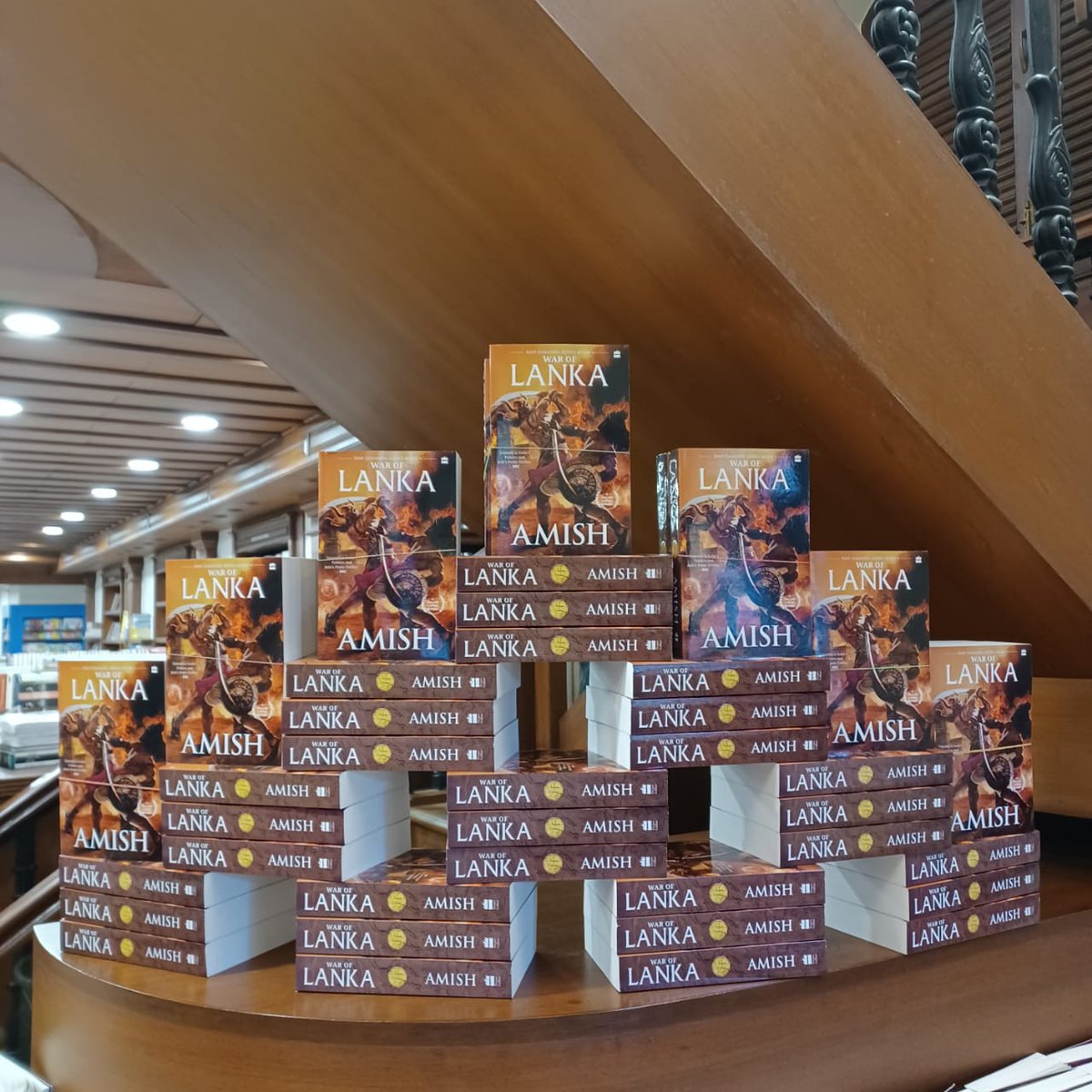 Fourth book in the bestselling Ramchandra Series — #WarofLanka — now available at Kitab Khana. Drop by or order in a copy. #amishtripathi #ramchandraseries @authoramish @HarperCollinsIN